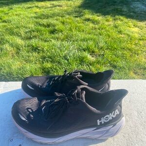 Hoka One One Clifton 8 Womens Black White Athletic Sneakers Size 10B
